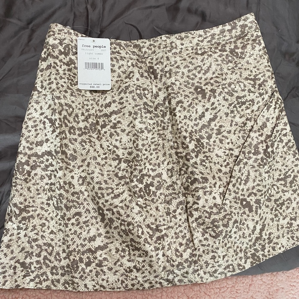 Free people skirt NWT SIZE 4